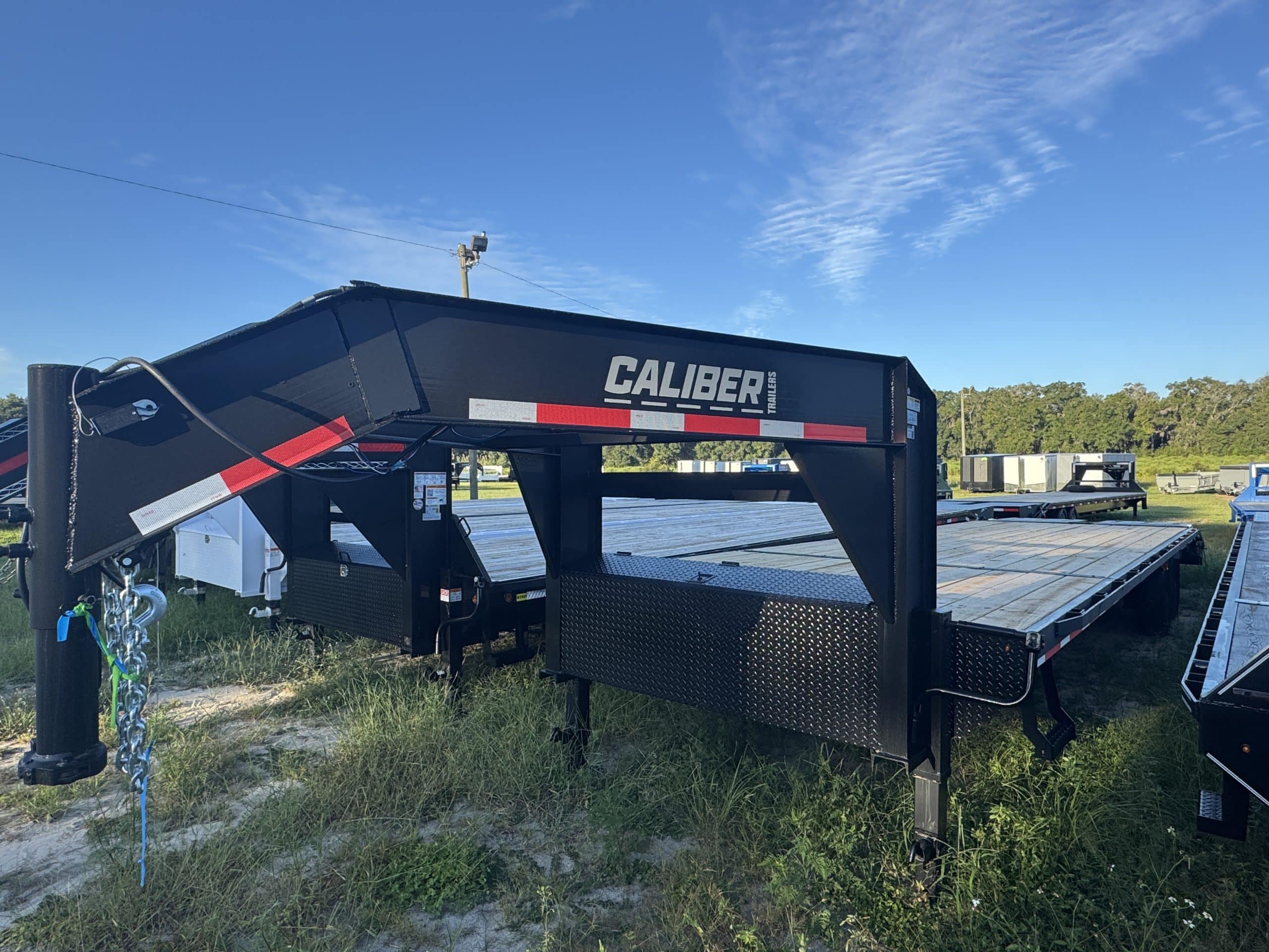 2025 Caliber 102″x32′ 14K Gooseneck Deck Over Black #1S1086326