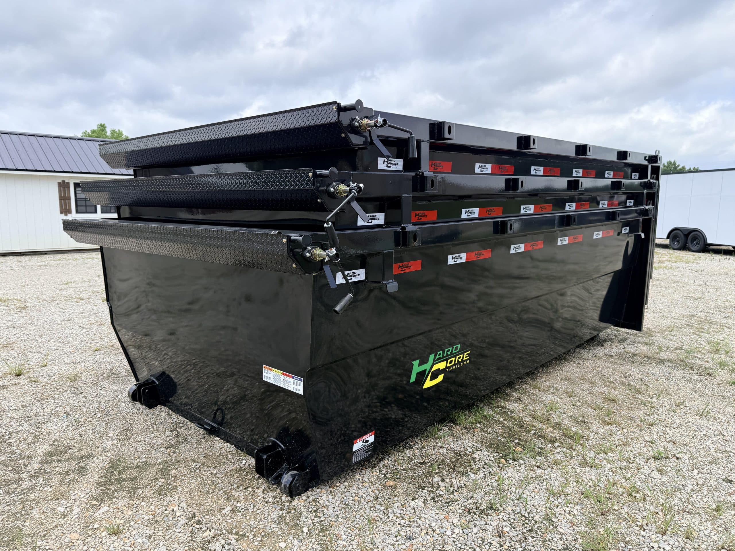 2026 HardCore 83×16′ Roll-Off Bin- 1013-Black