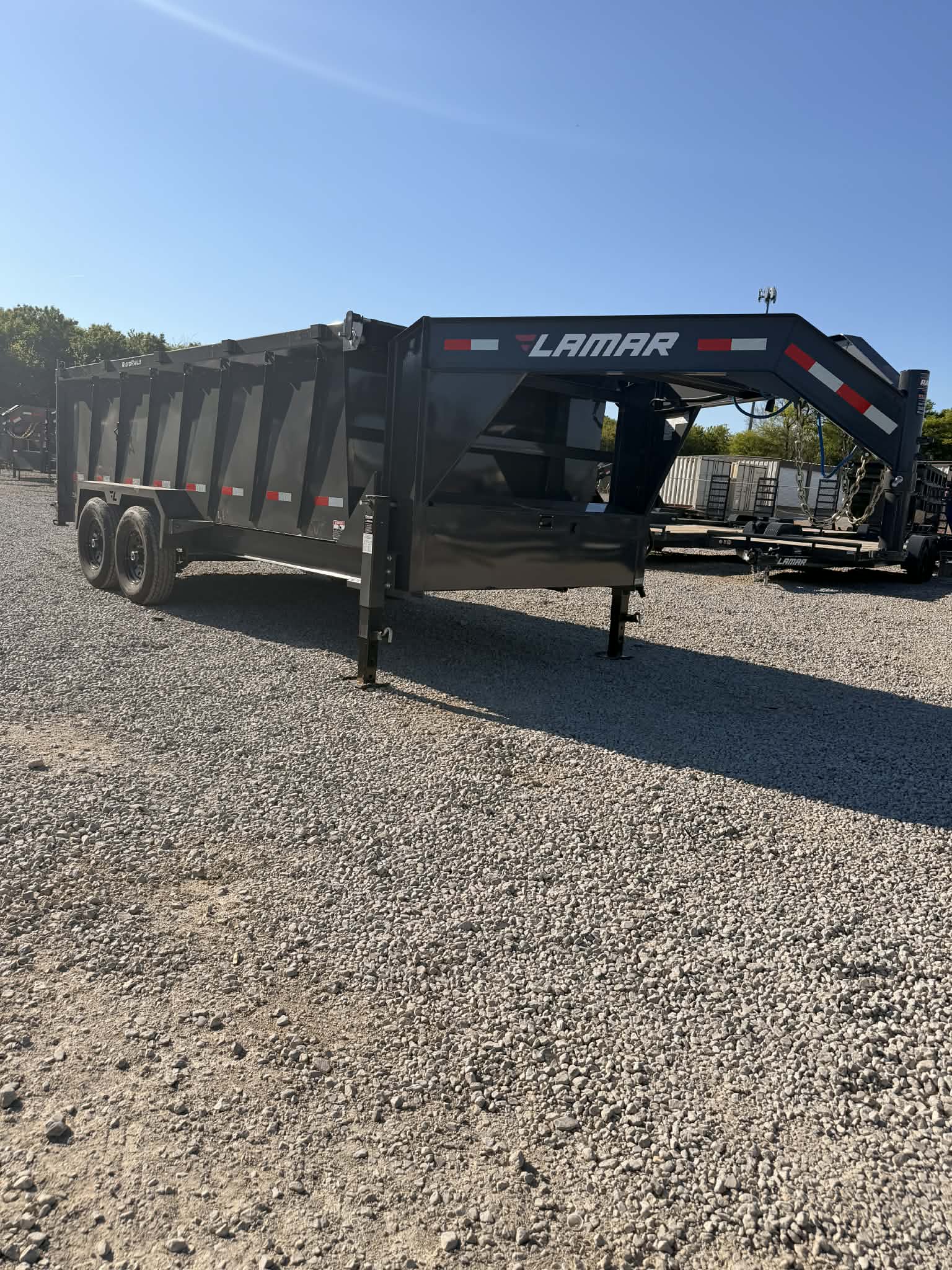 2026 Lamar 83″x16′ GN Dump 8TP151102
