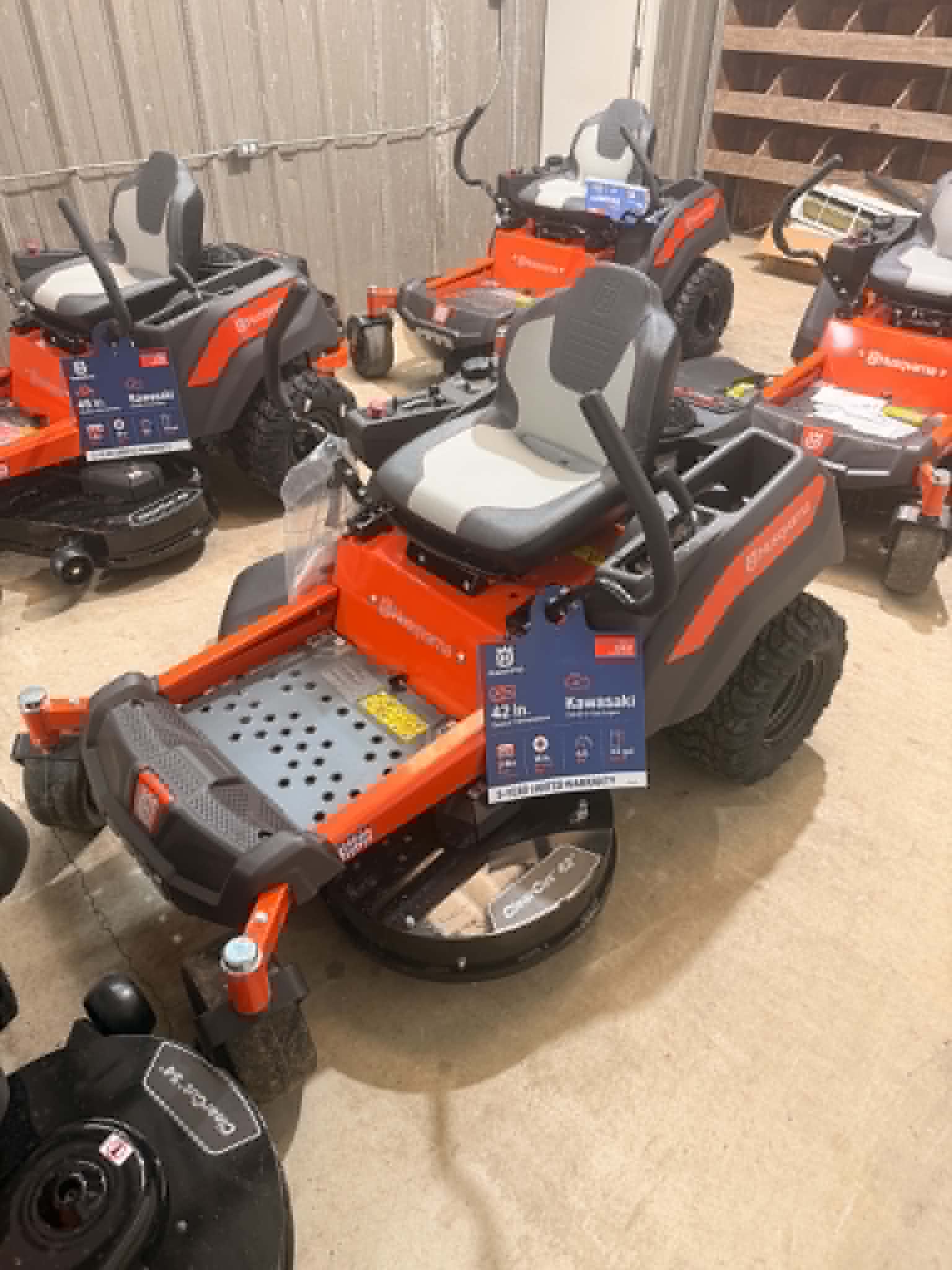 Husqvarna Z242F 42″ 21.5HP #030326C100653